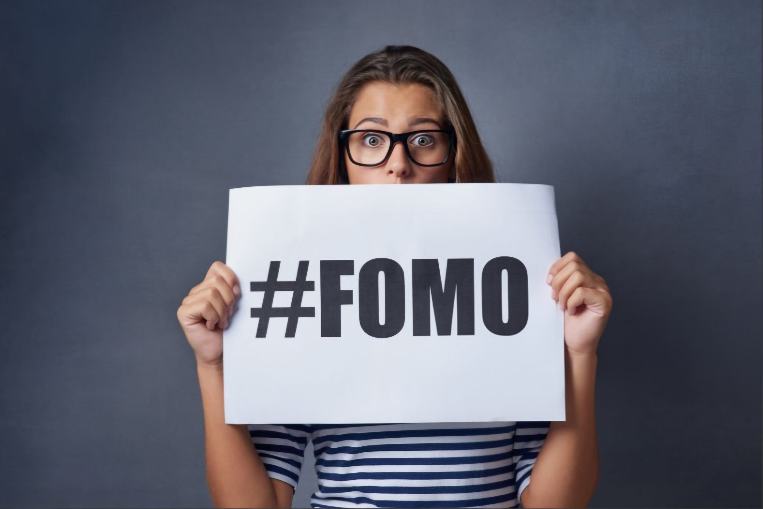 El FOMO y su impacto emocional en jóvenes