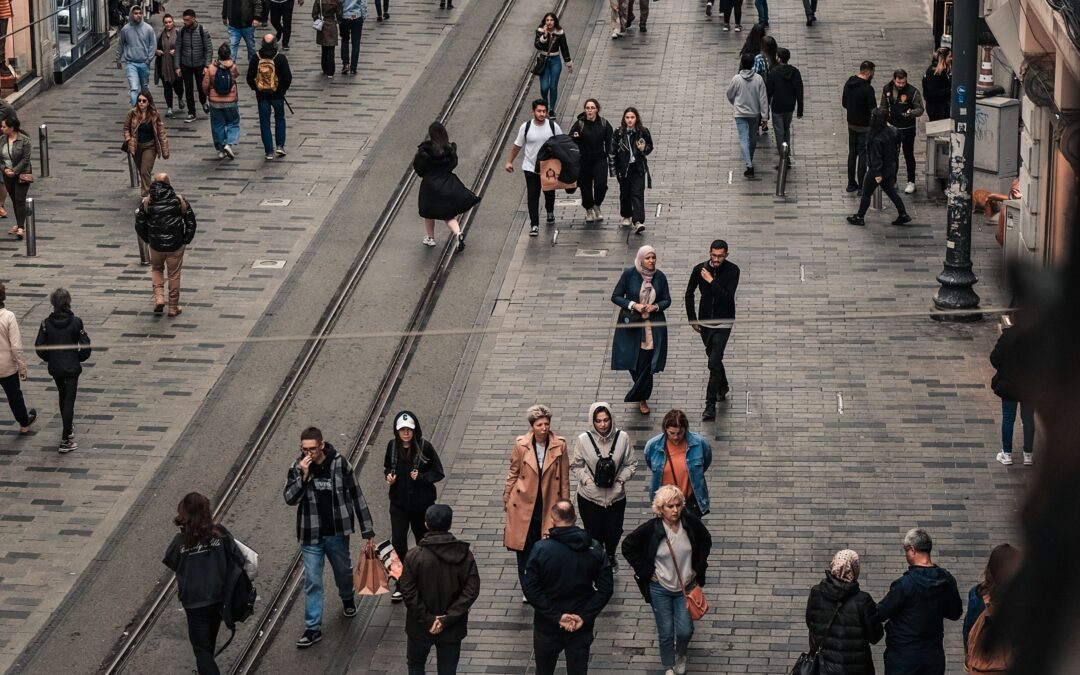 Efecto del espectador: por qué a veces no ayudamos cuando deberíamos